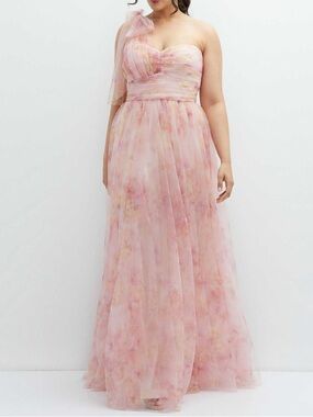 toasted sugar bridesmaid dress If you're thinking pink for your bridesmaids, you might be considering Toasted Sugar after you see this Laguna Beach wedding party. A burnished pink/brown nude, lighter than #DessyBliss but darker than #DessyCameo
